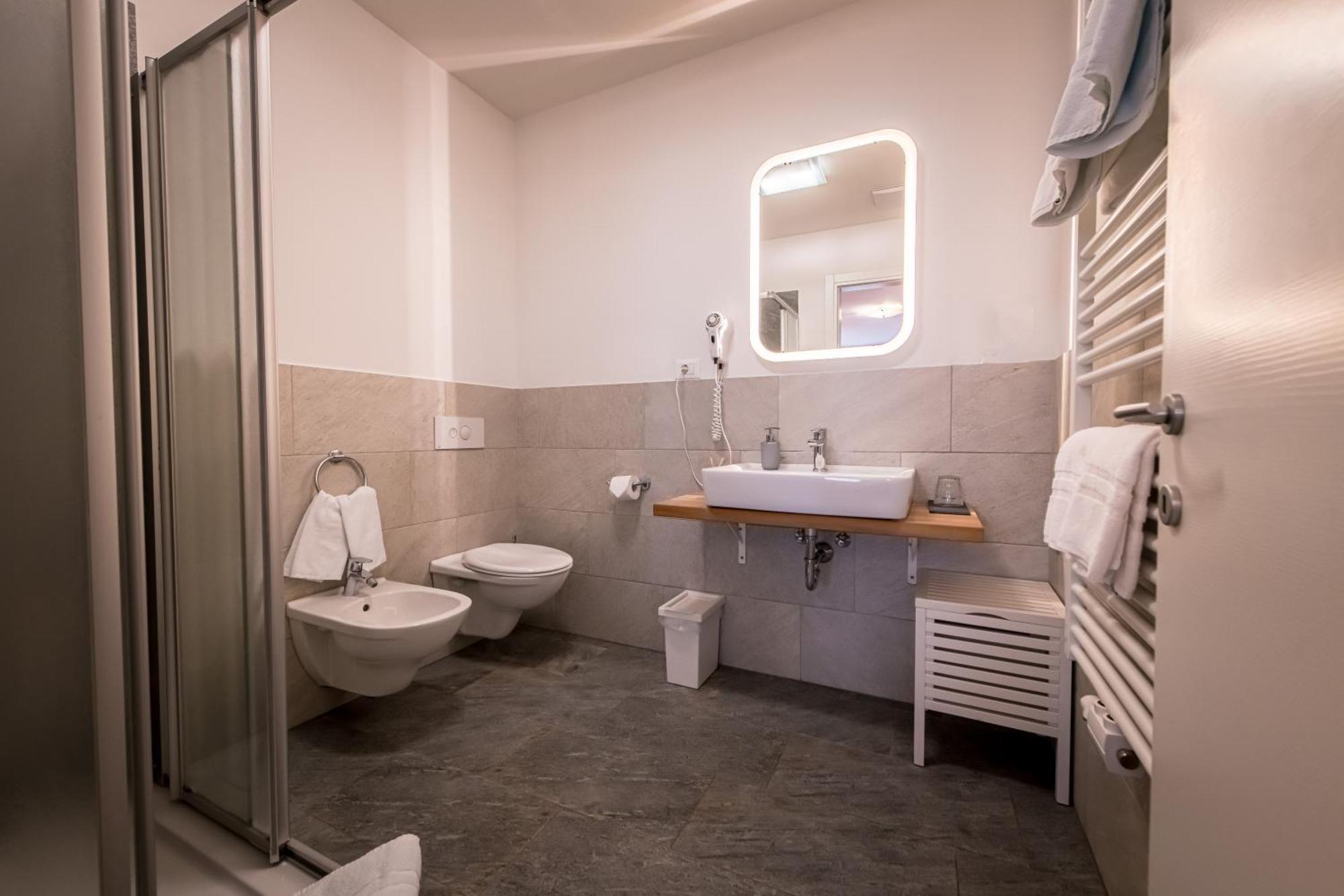 Am Schloss Guest House Brunico Chambre photo