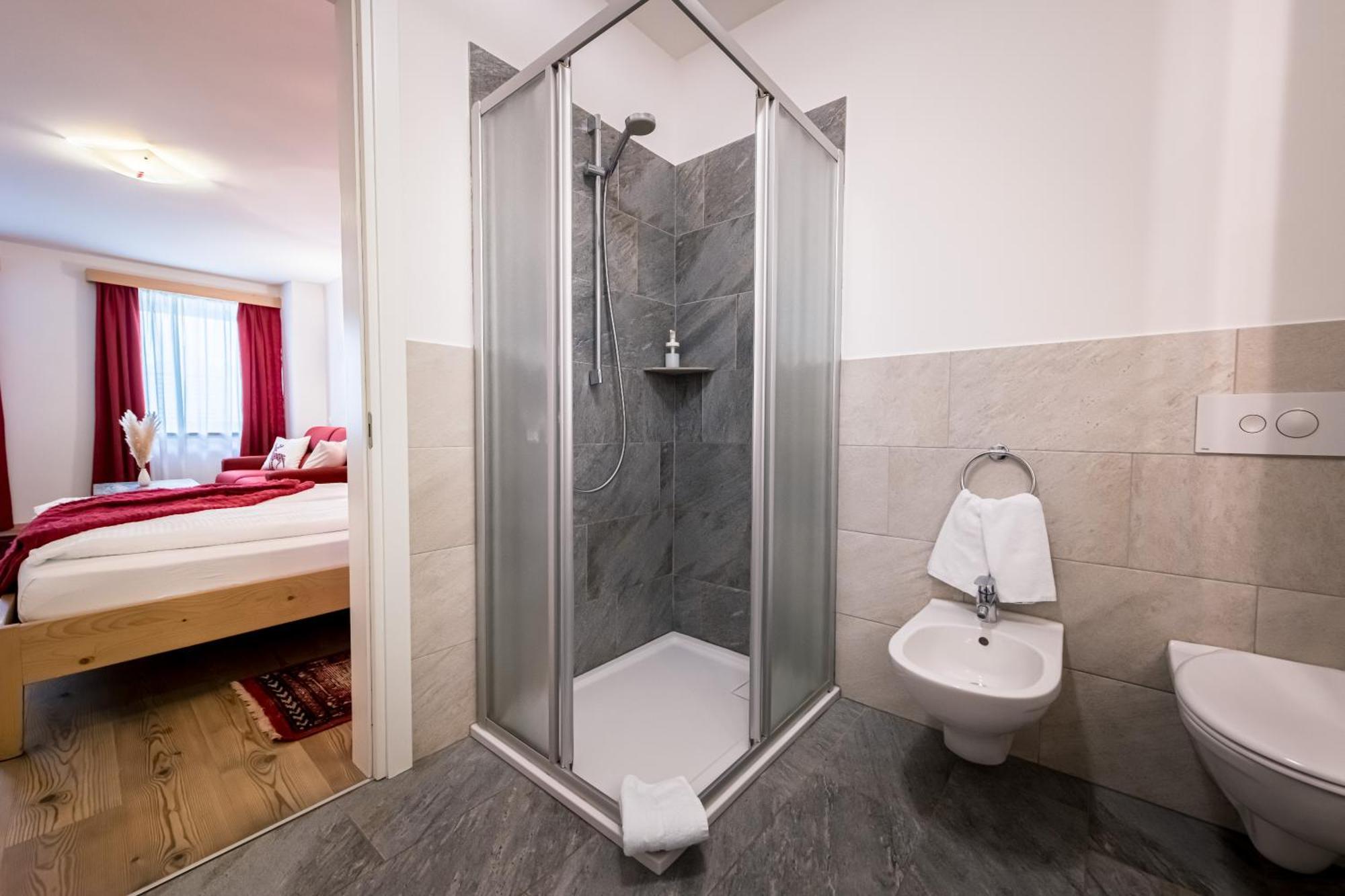 Am Schloss Guest House Brunico Chambre photo